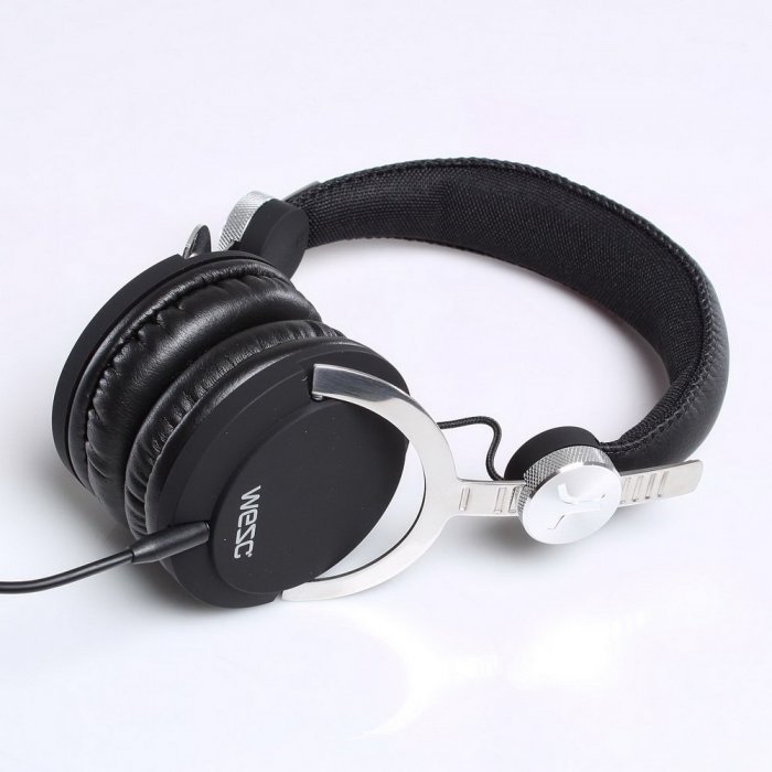 Наушники WeSC Bassoon DJ Pro черные + серебристые Наушники WeSC Bassoon DJ Pro черные + серебристые