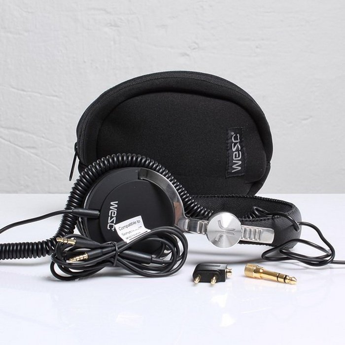 Наушники WeSC Bassoon DJ Pro черные + серебристые Наушники WeSC Bassoon DJ Pro черные + серебристые