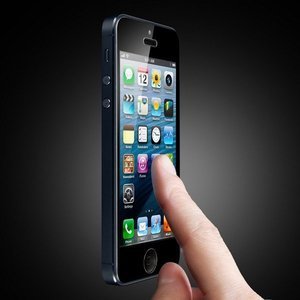 Защитное стекло для Apple iPhone 5/5S - SGP Tempered Glass Slim "Glas T" олеофобное