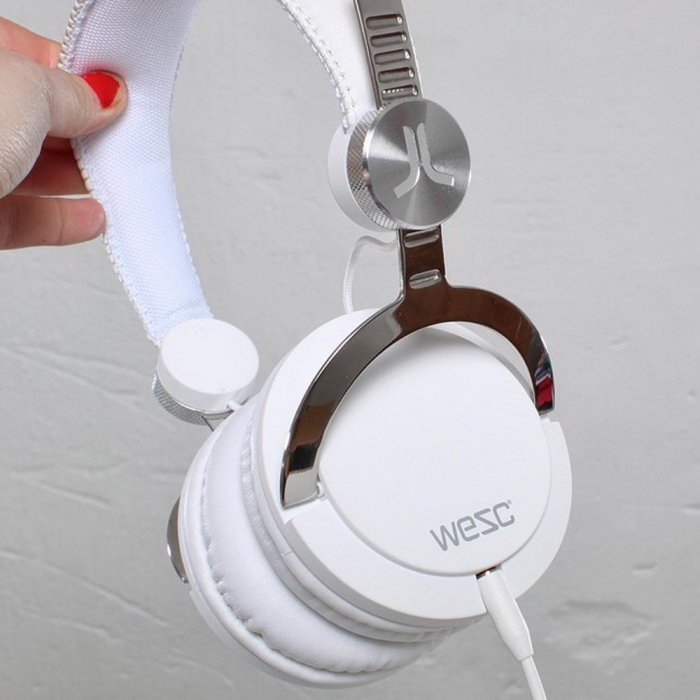 Наушники WeSC Bassoon DJ Pro белые Наушники WeSC Bassoon DJ Pro белые