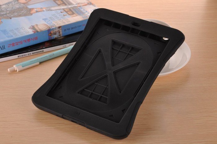 Чехол спорт и экстрим для Apple iPad mini 1/2/3 - Griffin Sport черный Чехол спорт и экстрим для Apple iPad mini 1/2/3 - Griffin Sport черный
