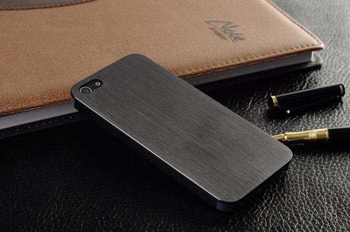 Металлический чехол NewCase Ultra Thin черный для iPhone 5/5S/SE Металлический чехол NewCase Ultra Thin черный для iPhone 5/5S/SE