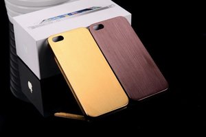 Металлический чехол NewCase Ultra Thin коричневый для iPhone 5/5S/SE
