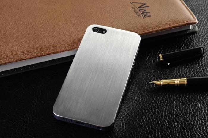 Металлический чехол NewCase Ultra Thin серебристый для iPhone 5/5S/SE Металлический чехол NewCase Ultra Thin серебристый для iPhone 5/5S/SE
