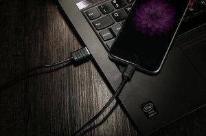 Кабель Lightning для Apple iPhone/iPad/iPod - iWalk Twister 1м, черный