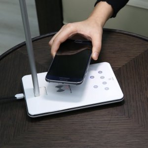 Лампа Baseus Ingert с беспроводной QI зарядкой для смартфонов белая