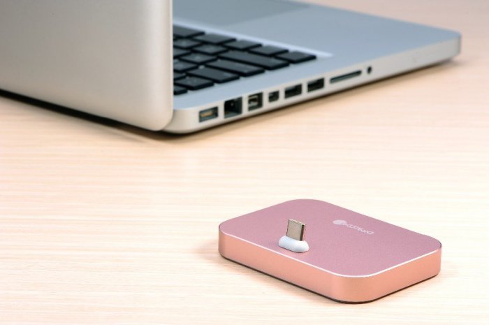 Док-станція COTEetCI Base8 рожева для iPhone Док-станція COTEetCI Base8 рожева для iPhone