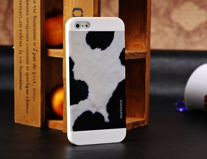 Чехол-накладка для Apple iPhone 5/5S - Motomo Cow белый Чехол-накладка для Apple iPhone 5/5S - Motomo Cow белый