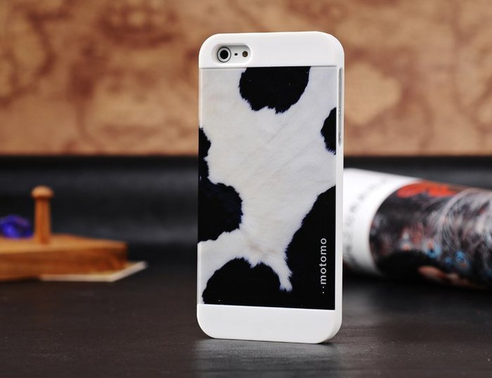 Чехол-накладка для Apple iPhone 5/5S - Motomo Cow белый Чехол-накладка для Apple iPhone 5/5S - Motomo Cow белый
