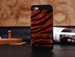 Чехол-накладка для Apple iPhone 5/5S - Motomo Tiger черный