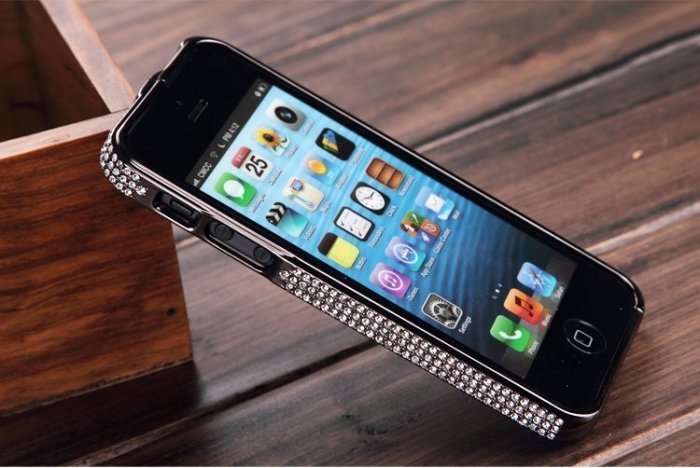 Чехол-бампер для Apple iPhone 5/5S - NewSH Swarovski design Diamond Aluminum черный Чехол-бампер для Apple iPhone 5/5S - NewSH Swarovski design Diamond Aluminum черный