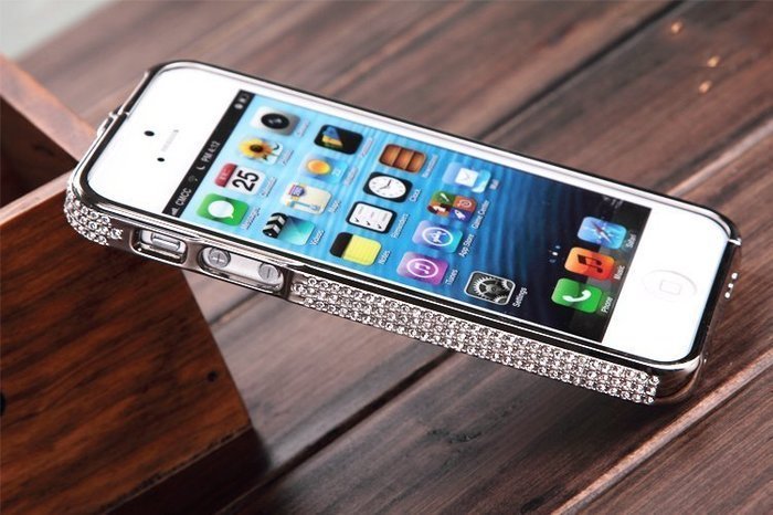 Бампер со стразами NewSH Swarovski Diamond Aluminum серебристый для iPhone 5/5S/SE Бампер со стразами NewSH Swarovski Diamond Aluminum серебристый для iPhone 5/5S/SE