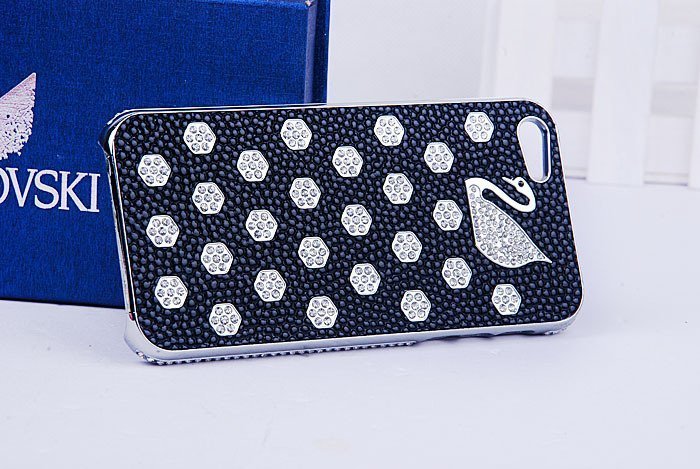 Чехол-накладка для Apple iPhone 5/5S - NewSH Swarovski Swan черный Чехол-накладка для Apple iPhone 5/5S - NewSH Swarovski Swan черный