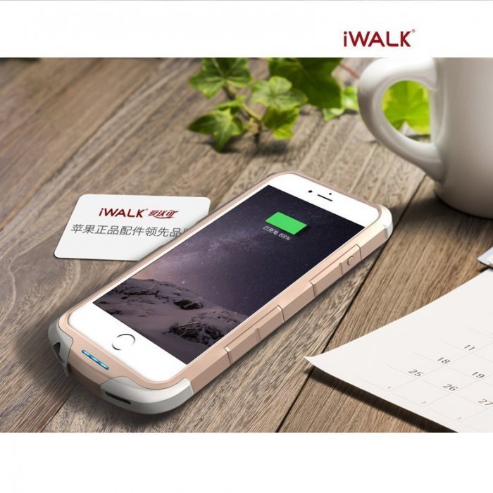 Чехол-аккумулятор iWalk Chameleon immortal i6 2400мАч золотой для iPhone 6/6S Чехол-аккумулятор iWalk Chameleon immortal i6 2400мАч золотой для iPhone 6/6S
