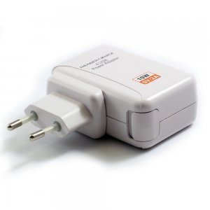 Сетевое зарядное устройство Universal Travel adapter 4 USB белое