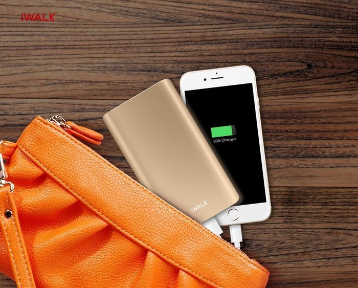 Внешний аккумулятор iWalk Chic 5000mAh золотистый Внешний аккумулятор iWalk Chic 5000mAh золотистый
