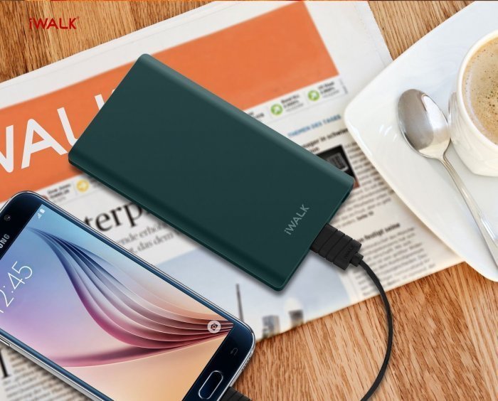Внешний аккумулятор iWalk Chic 5000mAh черный Внешний аккумулятор iWalk Chic 5000mAh черный