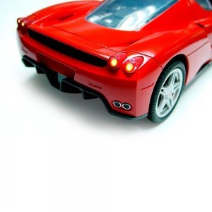 Машина на керуванні Silverlit Enzo Ferrari червона