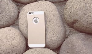 Металлический чехол iBacks Essence 2 золотой для iPhone 5/5S/SE