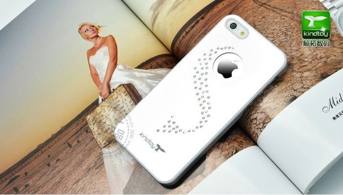 Чехол-накладка для Apple iPhone 5/5S - Kindtoy Swarovski Wave белый Чехол-накладка для Apple iPhone 5/5S - Kindtoy Swarovski Wave белый
