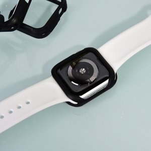 Полиуретановый чехол Coteetci PC+TPU Case чёрный для Apple Watch 4/5/6/SE 40mm