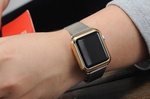 Чехол-накладка для Apple Watch 38мм - Coteetci золотистый
