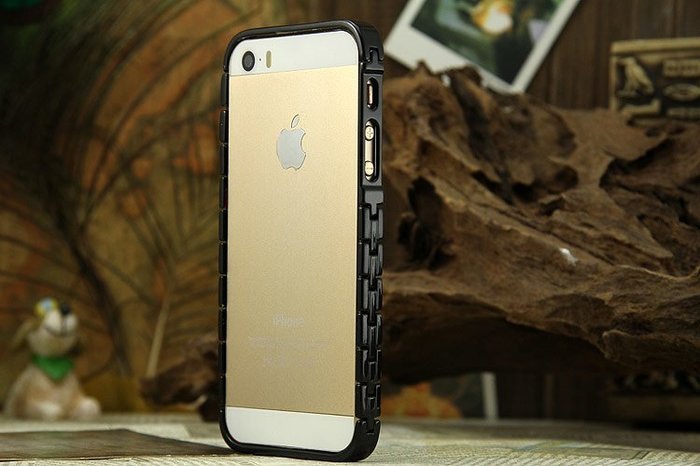 Бампер Knuckle черный для iPhone 5/5S/SE Бампер Knuckle черный для iPhone 5/5S/SE
