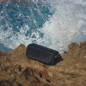 Портативна стовпчик Fresh 'N Rebel Rockbox Bold L Waterproof Bluetooth чорна