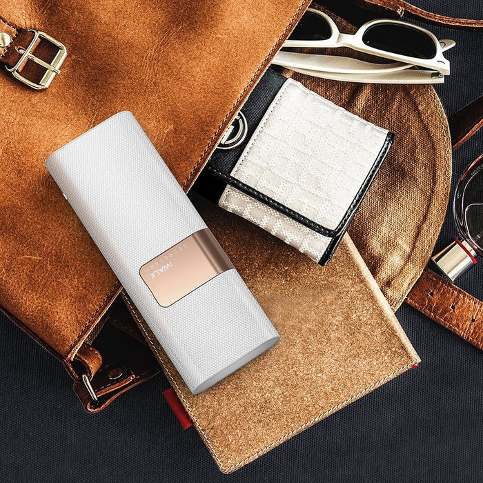 Внешний аккумулятор iWalk Secretary Plus 20000mAh белый (уценка Lightning) Внешний аккумулятор iWalk Secretary Plus 20000mAh белый (уценка Lightning)