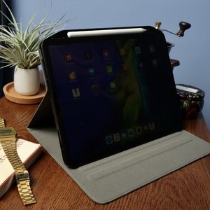 Чохол із тримачем для стілусу SwitchEasy CoverBuddy Folio Lite зелений для iPad Pro 12.9" (2020)