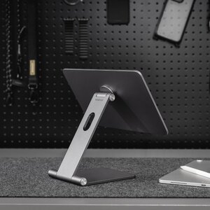 Підставка Switcheasy FlipMount Magnetic iPad 12.9" Stand сіра (MPD129100SG22)