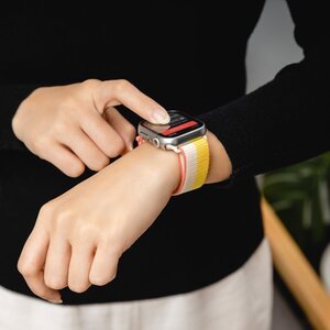 Захисний чохол із склом на екран Switcheasy Hybrid сріблястий для Apple Watch S7/8/9 45mm (SAW845089TT22)
