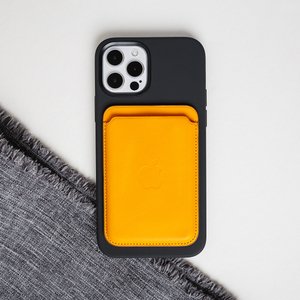Чохол із підтримкою MagSafe Switcheasy MagSkin чорний для iPhone 12 mini