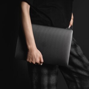 Чохол-накладка Switcheasy Touch Carbon чорний для MacBook Air M2 2022 (SMB136059BB22)