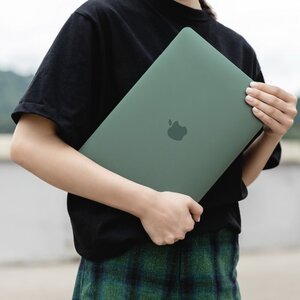 Чохол-накладка Switcheasy Touch зелений для MacBook Air M2 2022 (SMB136059GN22)