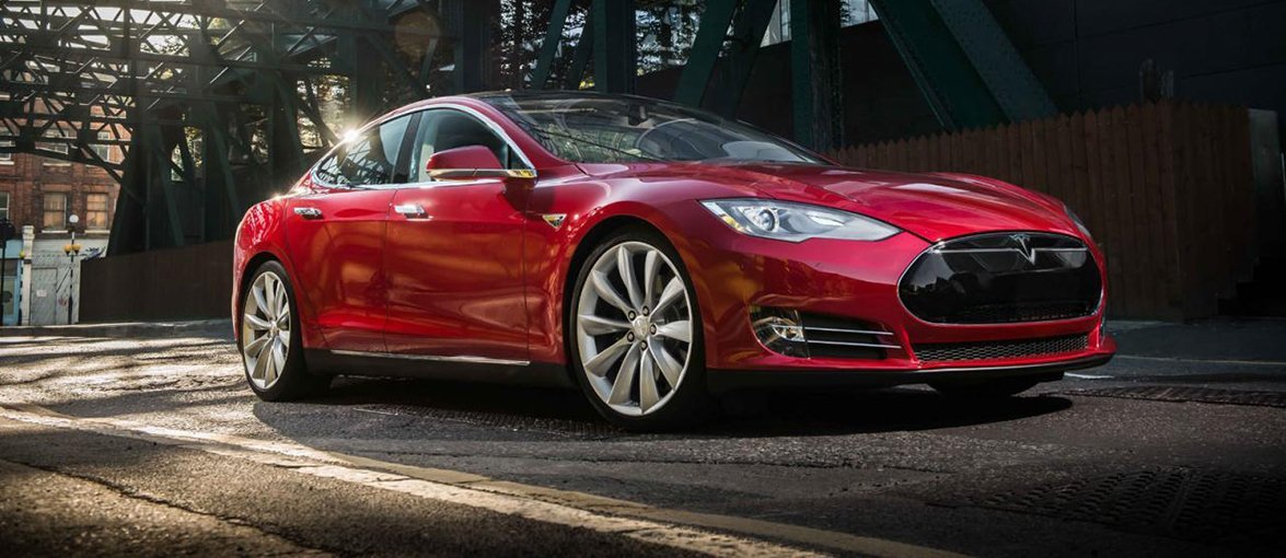 Машина Tesla Model S